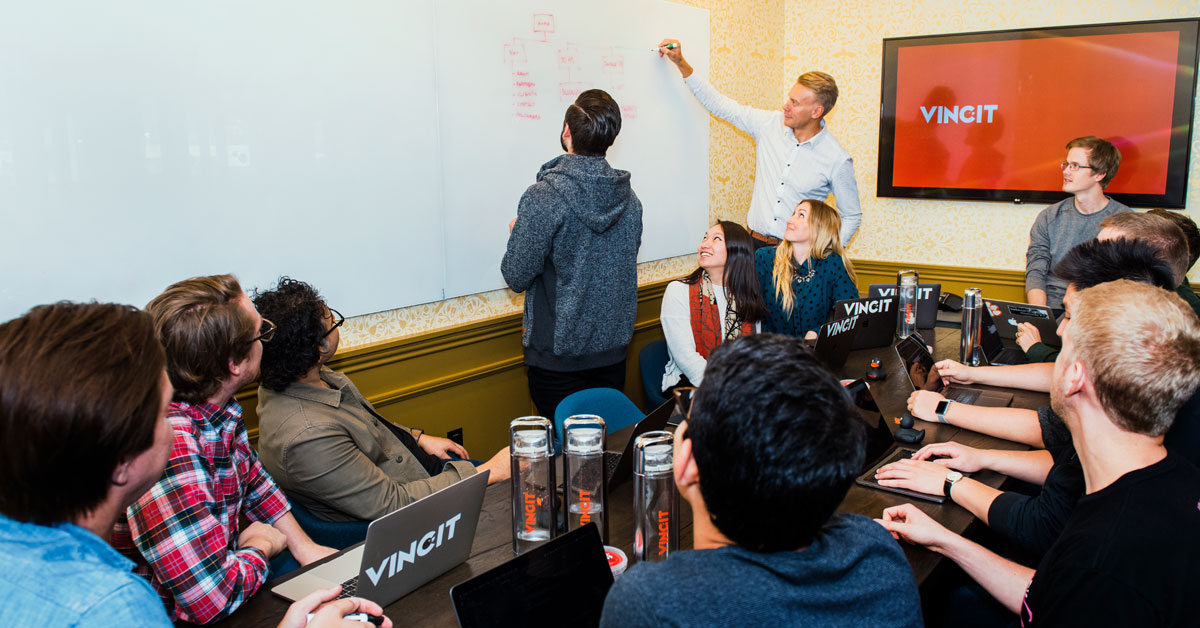 How can the company-internal development of project lead training promote learning in the entire organization?