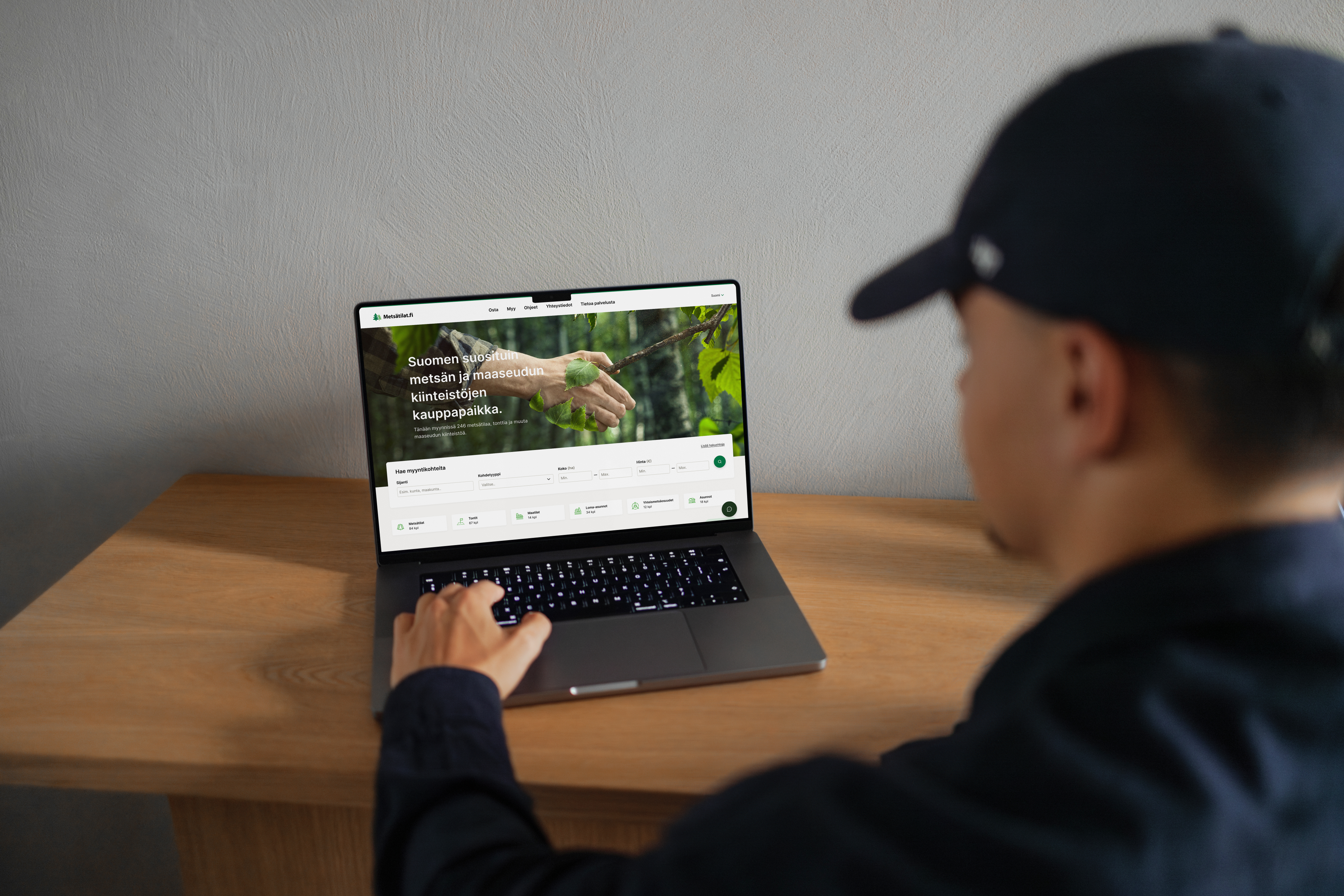 Hintakompassi.fi service on a laptop