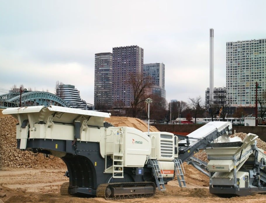 Metso-Lokotrack-LT106-Urban-City_Forscreenuse(dpi150)