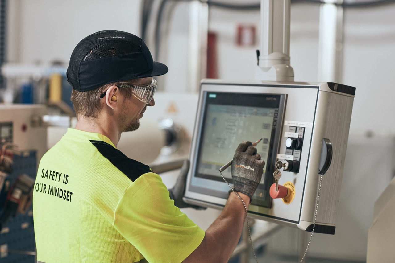 Ahlstrom employee on a fiber plant